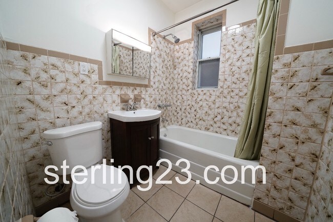 Foto del edificio - 2345 Crescent St