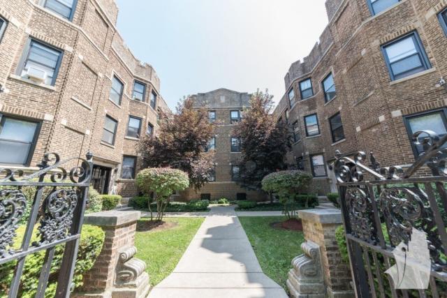 Primary Photo - 2 bedroom in Chicago IL 60657