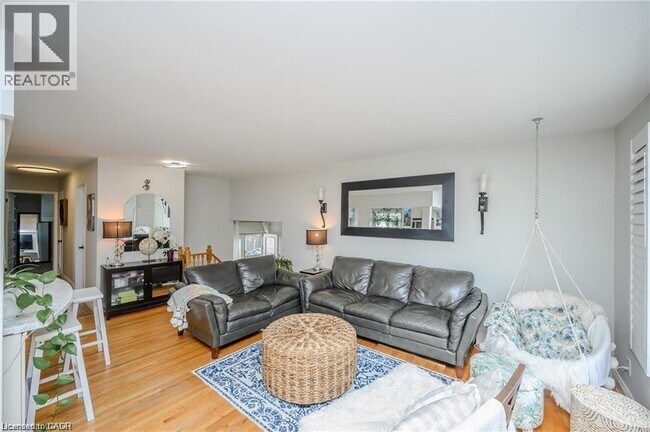 Photo du bâtiment - 551 Chamberlain Rd