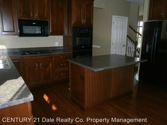 Building Photo - 2033 Westbury Ct
