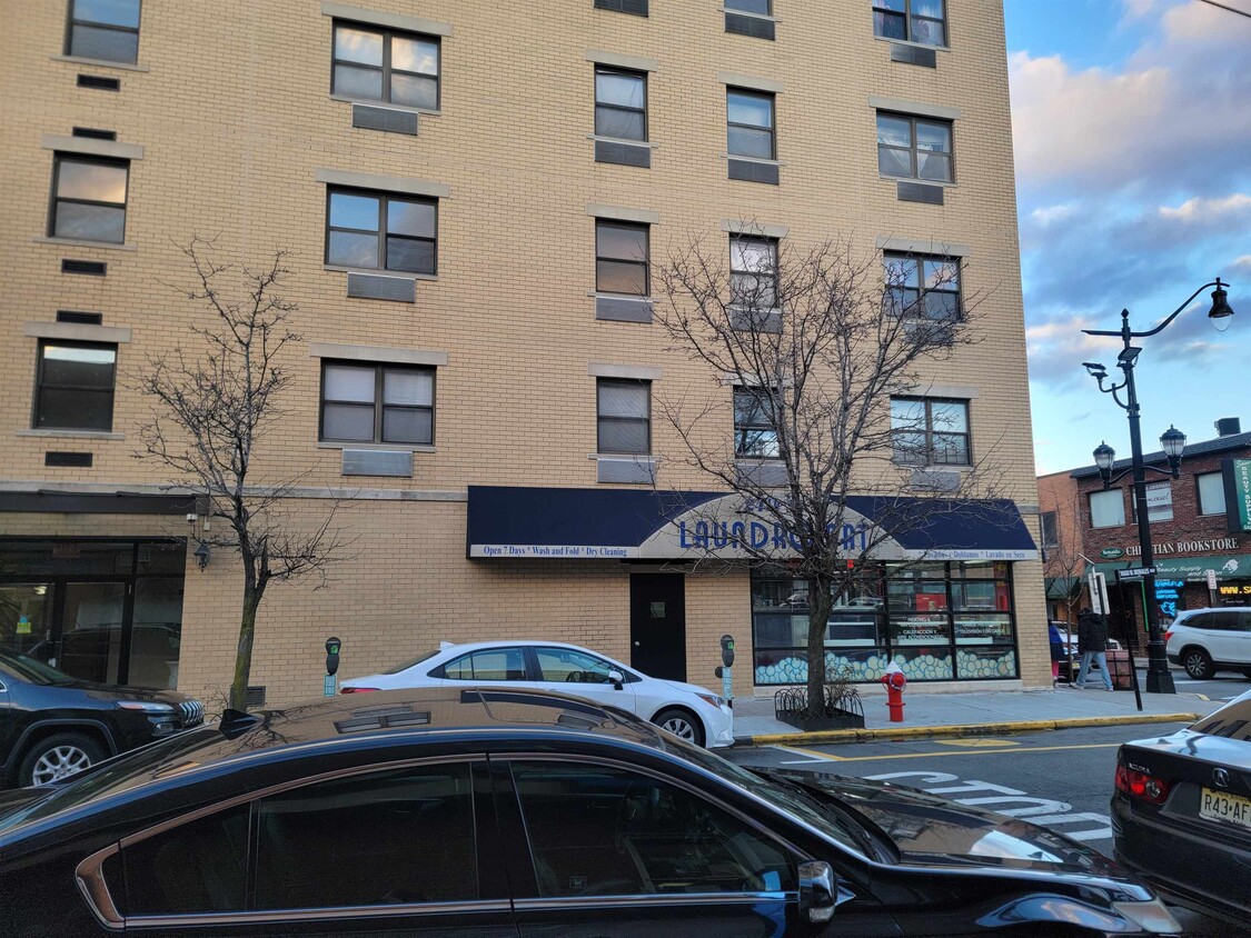 Primary Photo - 2401 Bergenline Ave