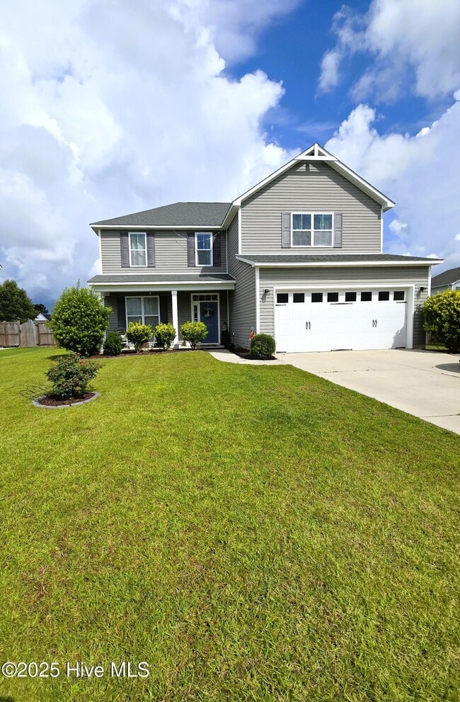 Building Photo - 743 Pine Cone Dr