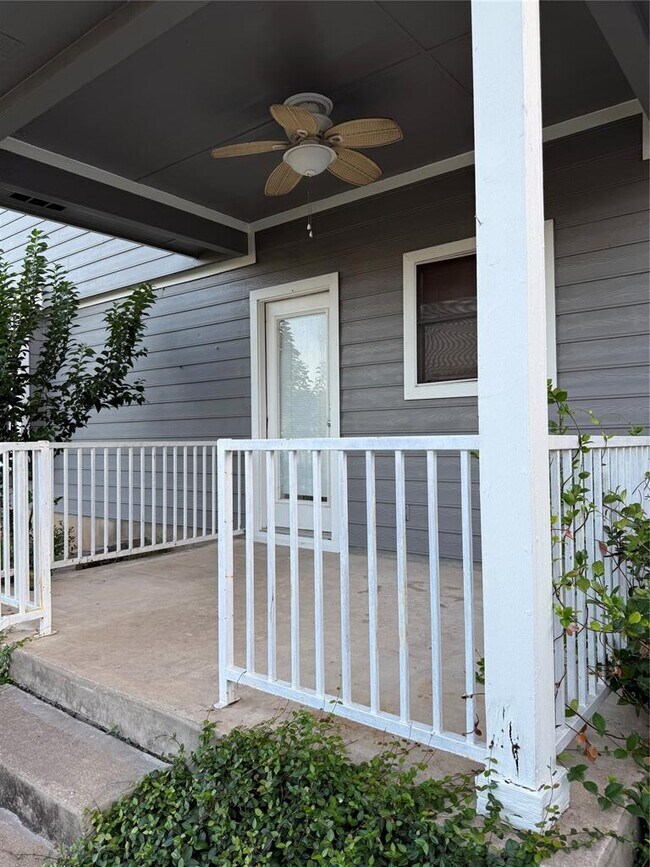Building Photo - 4465 Mather