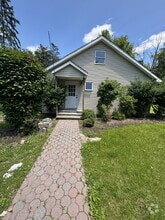 Building Photo - 887 Edwards Rd