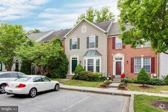 Building Photo - 8832 Papillon Dr