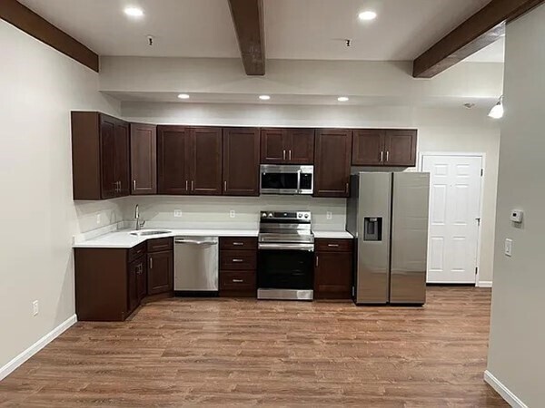 Foto principal - 402 River St