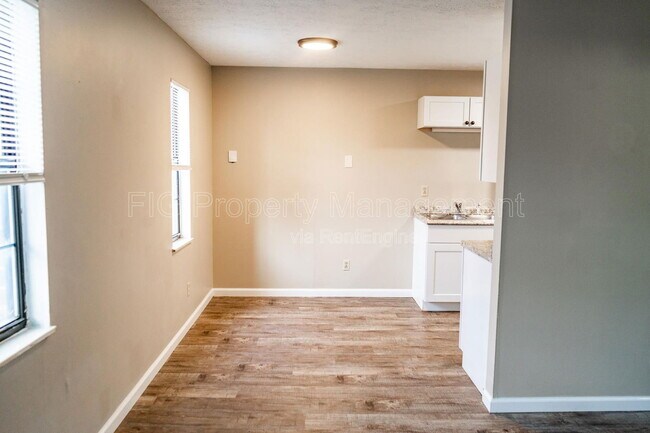 Foto del edificio - 129 Hillcrest Dr