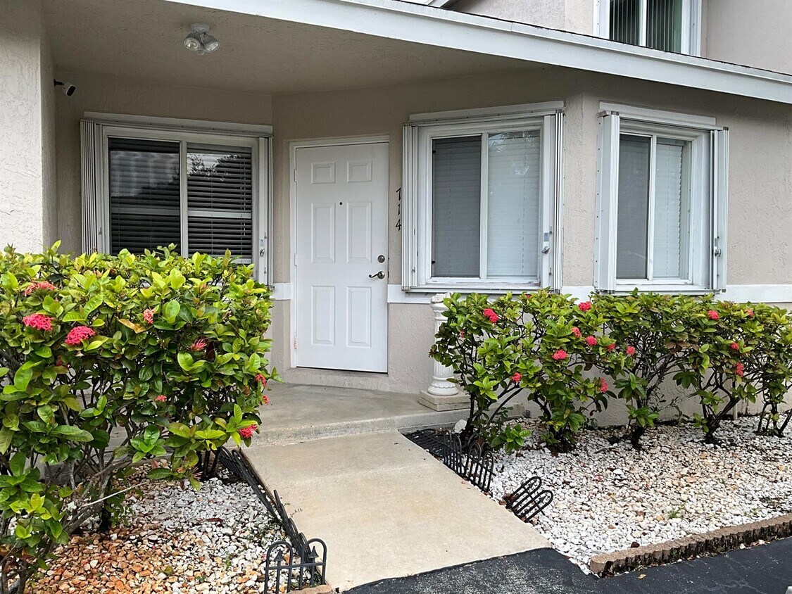 Primary Photo - 714 NW 42nd Pl