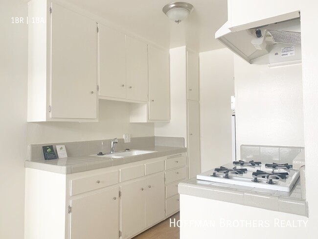 Foto del edificio - 2313 S Bentley Ave