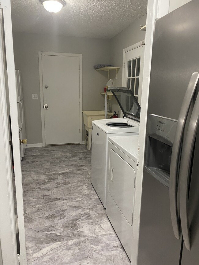Laundry room - 11717 Douglas Ln