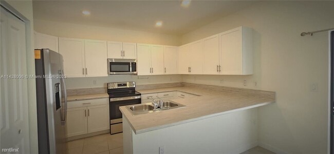 Foto del edificio - 3 br, 2.5 bath Townhome - 3427 W 112th Ter