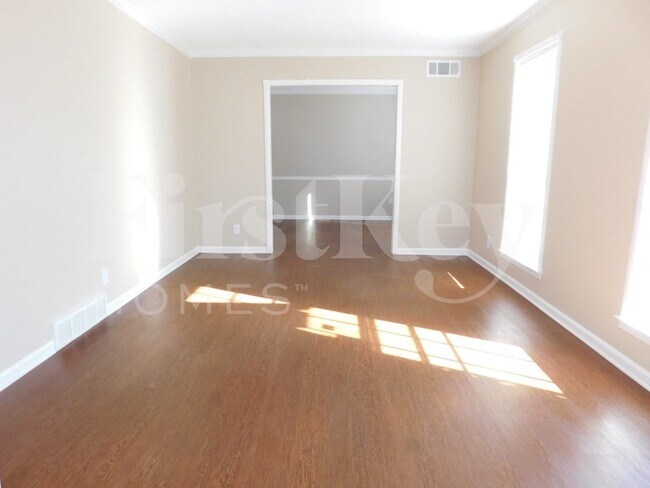 Foto del edificio - 4832 Rolling Meadows Dr