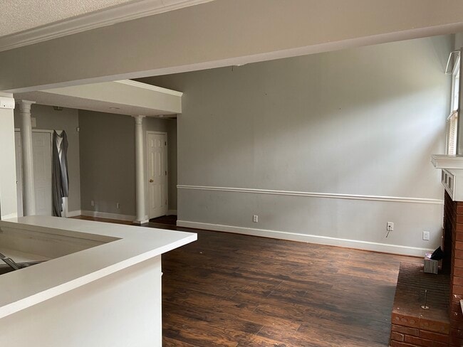 Foto del edificio - 1557 Lovejoy Rd