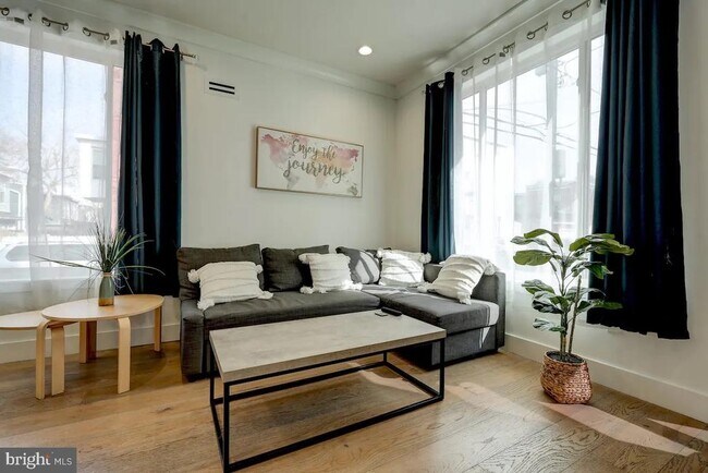 Foto del edificio - 1270 N Newkirk St