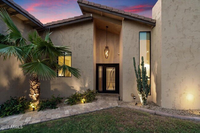 Building Photo - 7922 E Crestwood Way