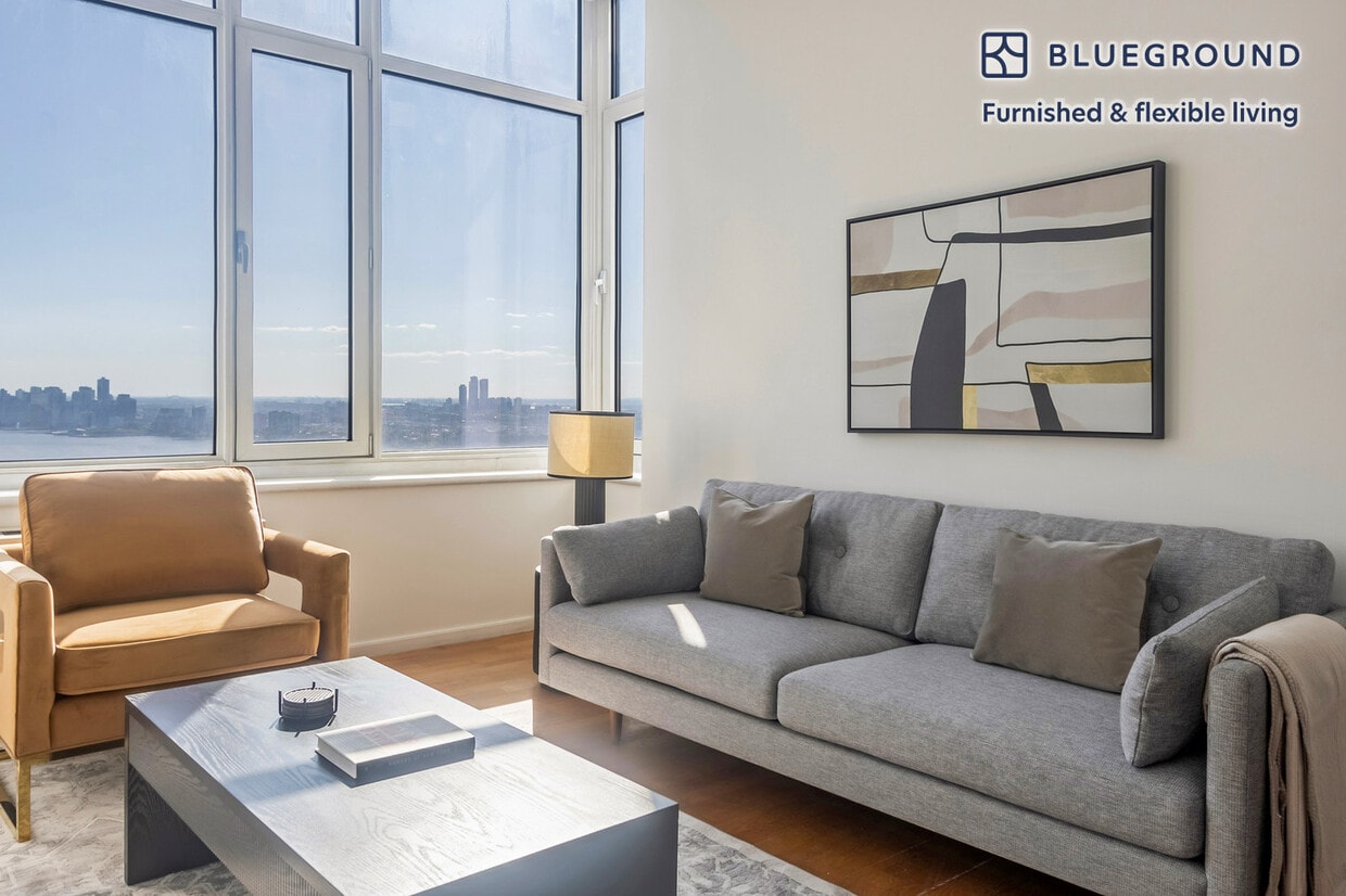 Primary Photo - 635 W 42nd St