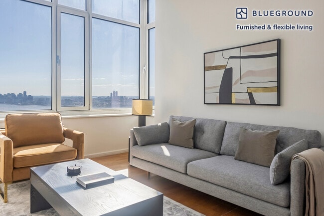 Building Photo - 635 W 42nd St