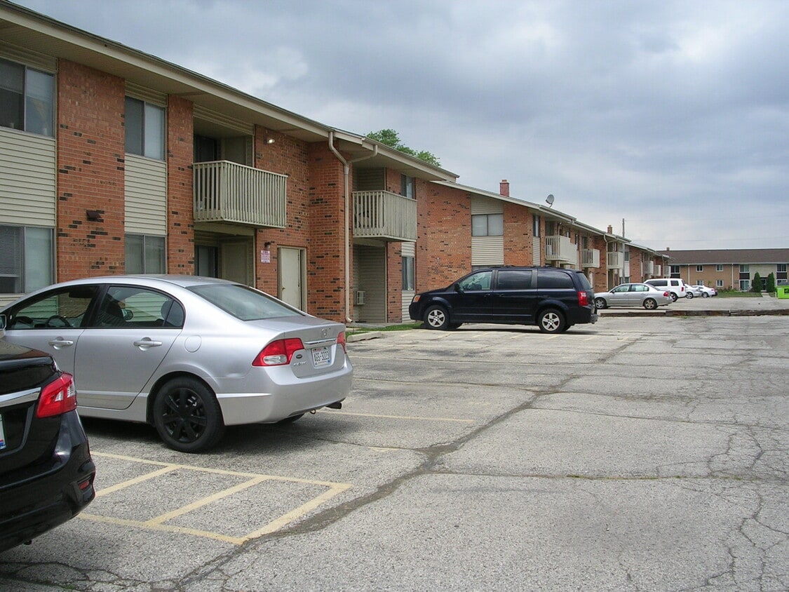 Building Photo - 4020 S 65th St