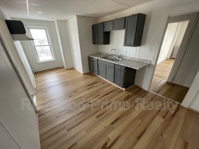 Foto del edificio - 2901 Maple Ave