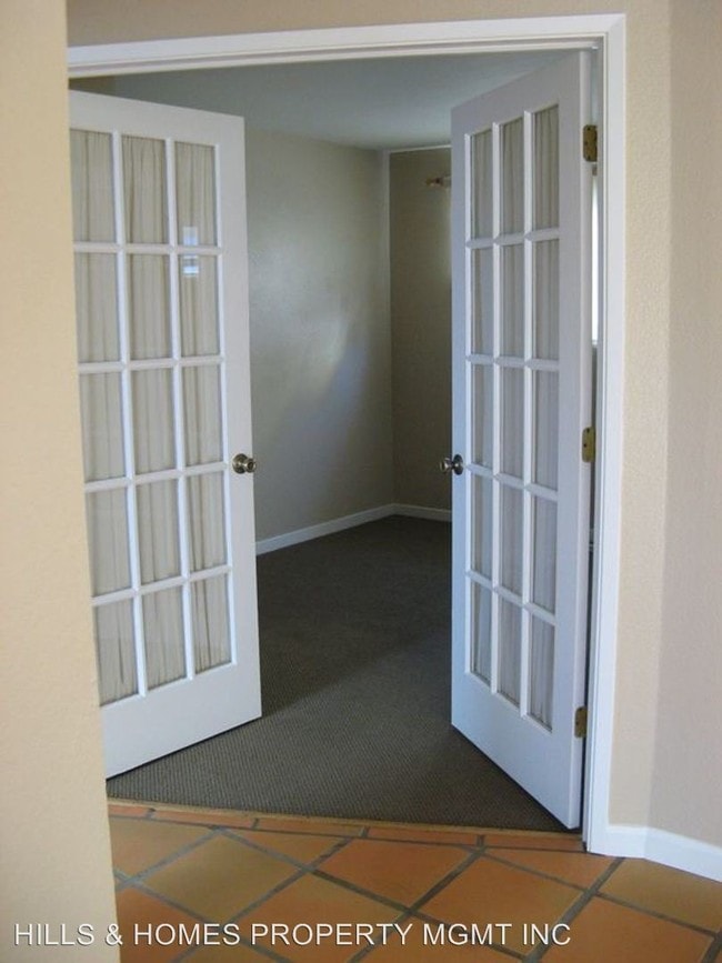 Building Photo - 4 br, 2 bath House - 945 LODI STREET