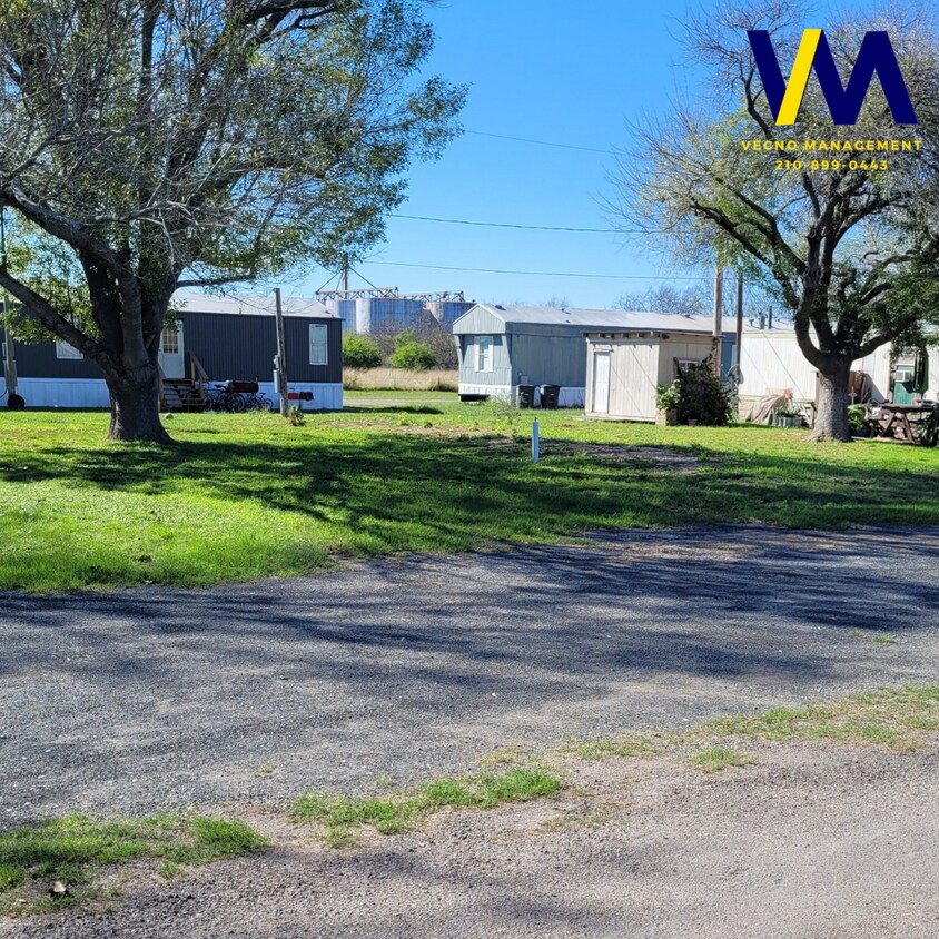 Primary Photo - 3525 E Main St