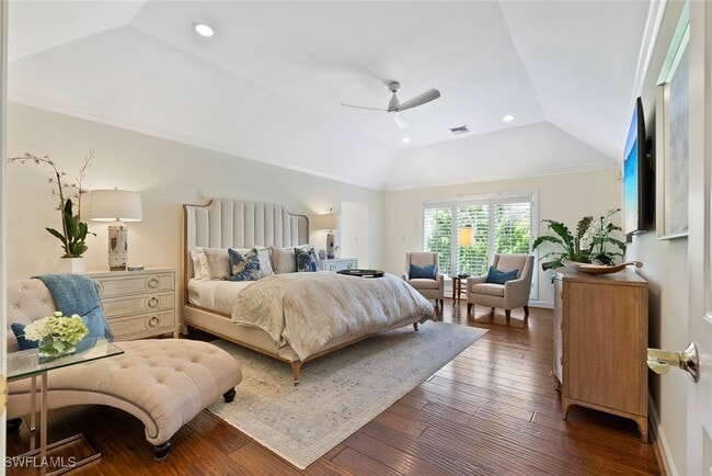 Foto del edificio - 2700 Treasure Ln