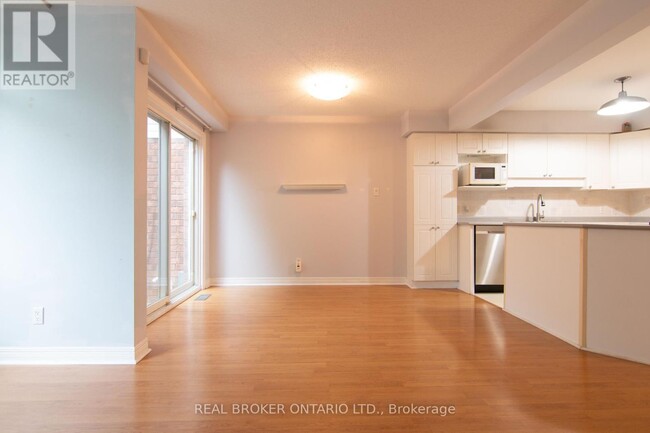 Building Photo - 57 Locheland Crescent