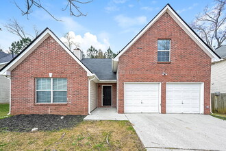 Building Photo - 3057 Dogwood Ave