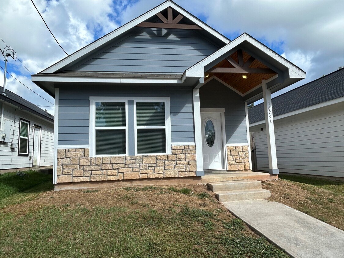 Foto principal - 16956 W Ivanhoe St