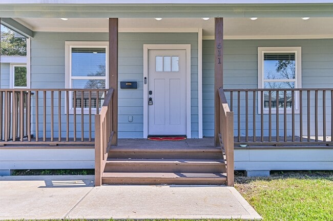 Foto del edificio - 611 Munger St