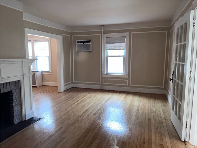 Building Photo - 22 Jarvis Pl