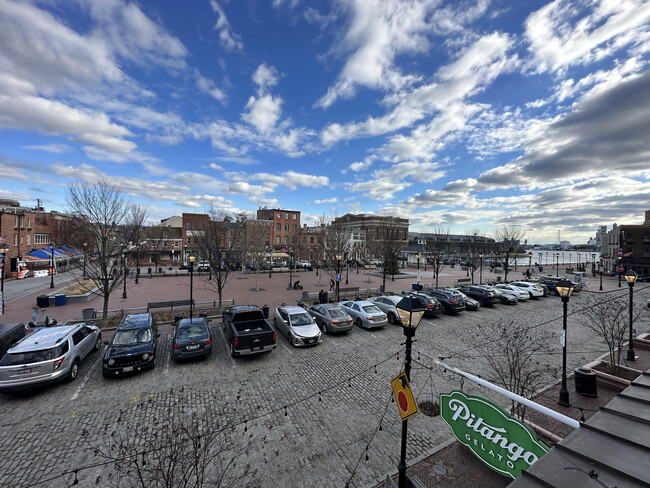 Historic Fells Point - 802 S Broadway