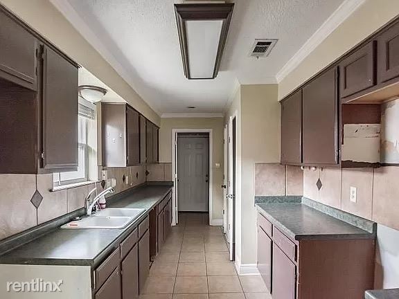 Foto del edificio - 3 br, 2 bath House - 115 Maple Cir