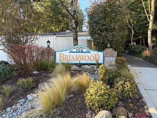 Building Photo - 8653 Avondale Rd NE