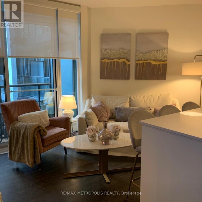 Photo du bâtiment - 27 Bathurst St