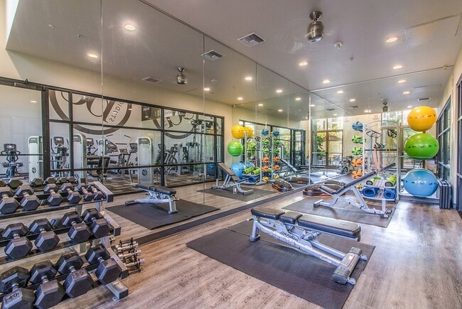 Building Photo - Villa Granada