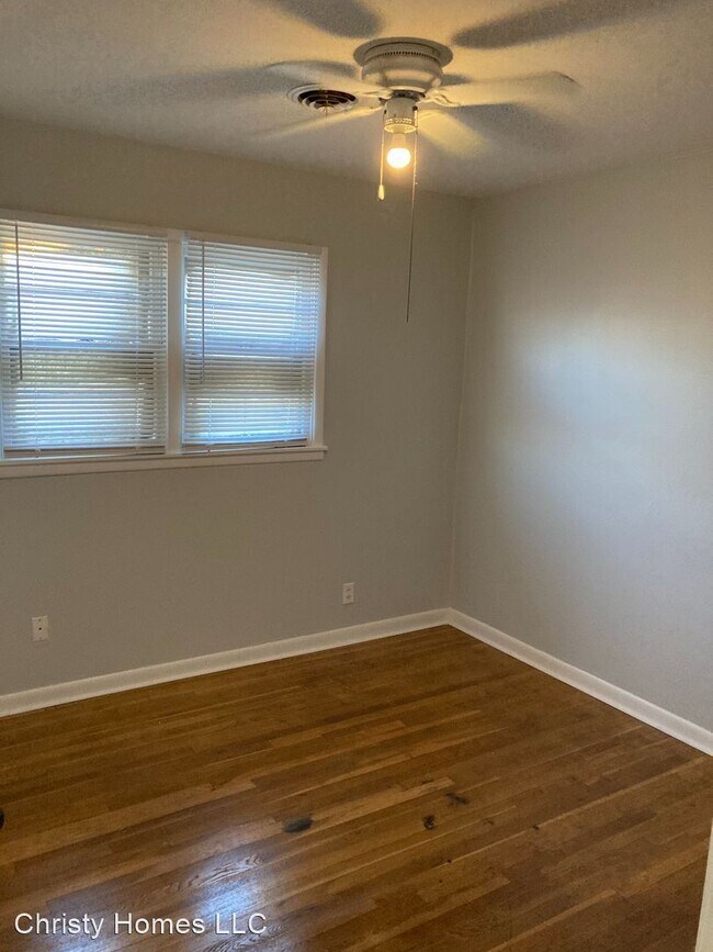 Building Photo - 3 br, 1.5 bath House - 4611 S. Bryan St.