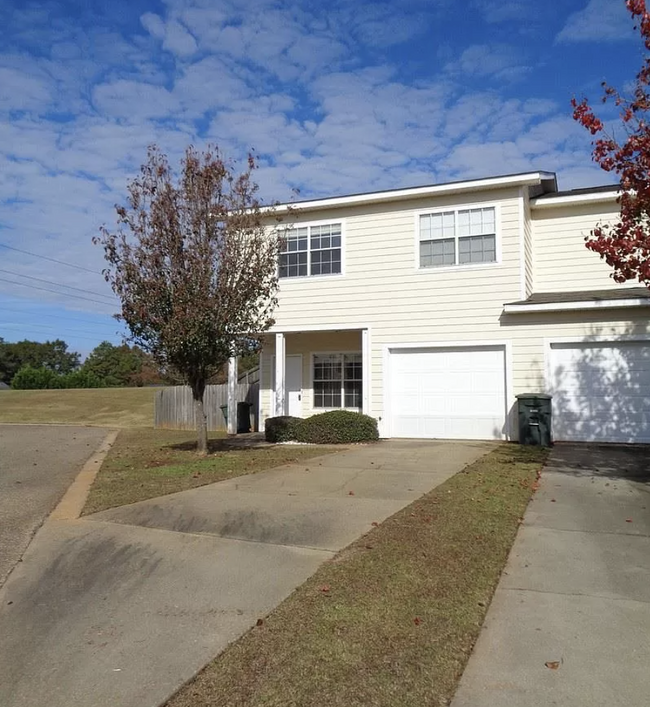 Front of House - 75 Courtyard Way