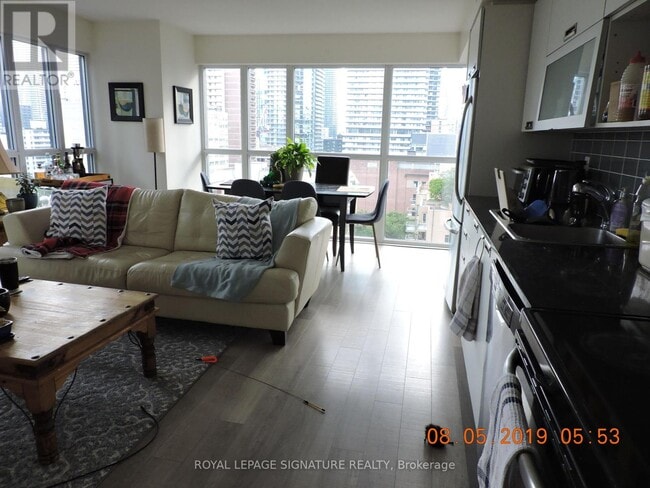 Building Photo - 28-1428 Ted Rogers Way