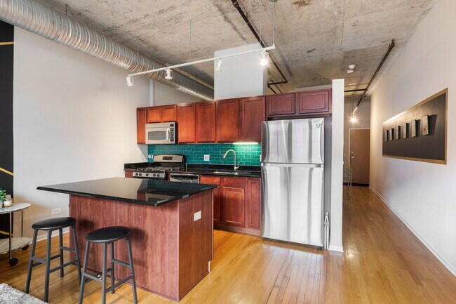 Foto del edificio - 849 N Franklin St
