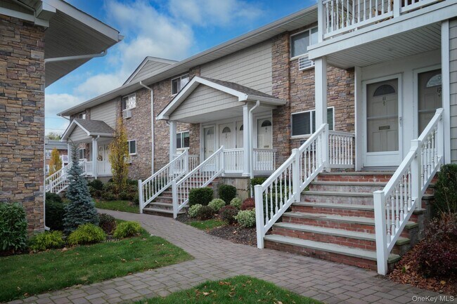 Foto del edificio - 100 Friendly Ct