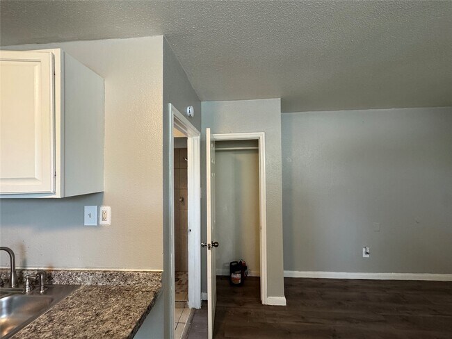 Foto del edificio - 2705 Lorraine St