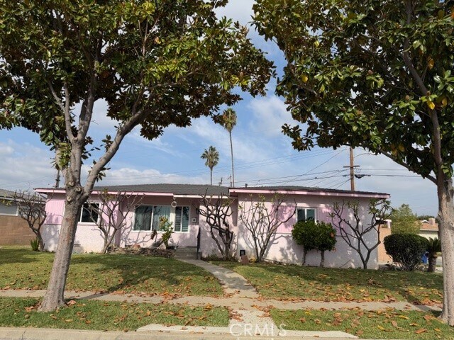 Foto principal - 8653 Norwood Pl