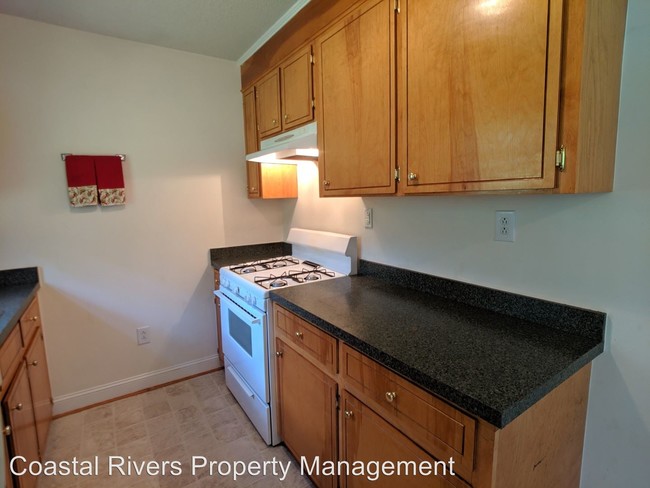 Building Photo - 3 br, 1 bath House - 155 Slade Rd