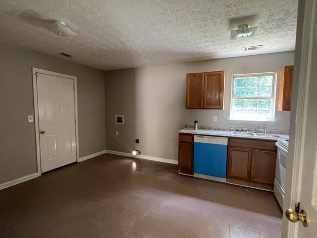 Foto del edificio - Charming 4 Bedroom Home
