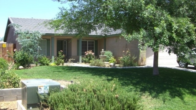 Building Photo - 9810 Manhattan Dr