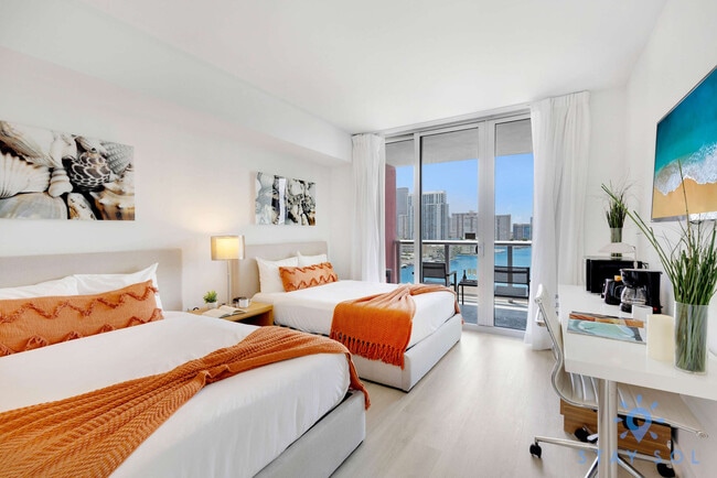 Building Photo - 2602 E Hallandale Beach Blvd