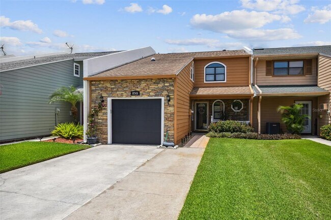 Foto del edificio - 8745 Bay Pointe Dr