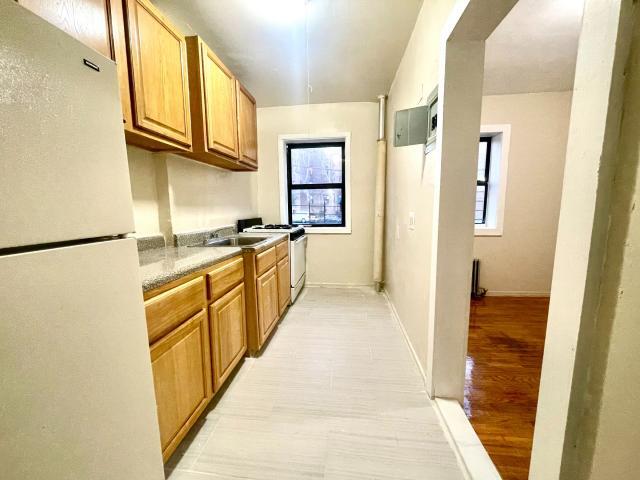 Building Photo - 1 bedroom in BRONX NY 10469