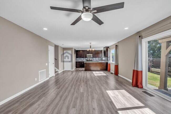 Building Photo - 601 Appian Way